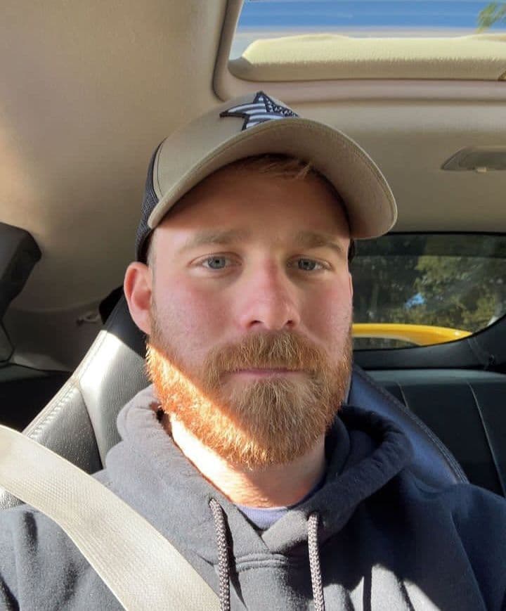 Cap, no eye contact